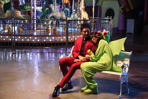 立威廉赵奕欢甜蜜相依