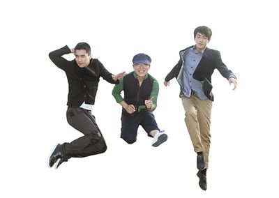 他们三人在一起拍戏，空暇时也会一起拍搞怪照片。