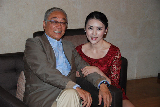 黎一萱曾江亲密合影