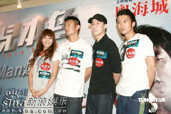 组图:谢霆锋宣传电影《男儿本色》不准柏芝