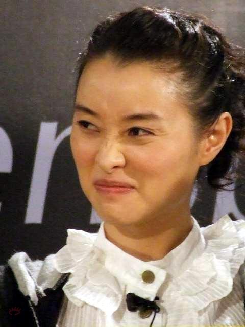 图文:《夜明》主演谈公益--吴越表情搞怪