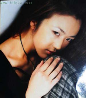 汤唯旧照已显妩媚