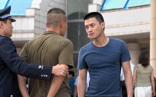 蒋毅为《硬汉》练肌肉 新剧周旋美女之间(组图)