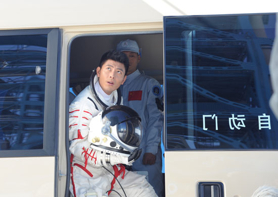 吴其江出演中国首部航天电影飞天组图