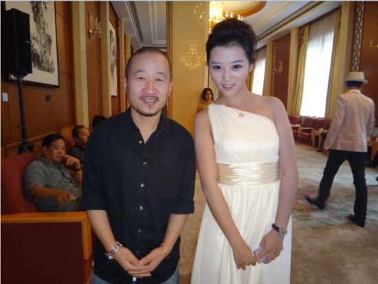 徐春妮李彧朱敏铭捧场西宁青年电影展(组图)