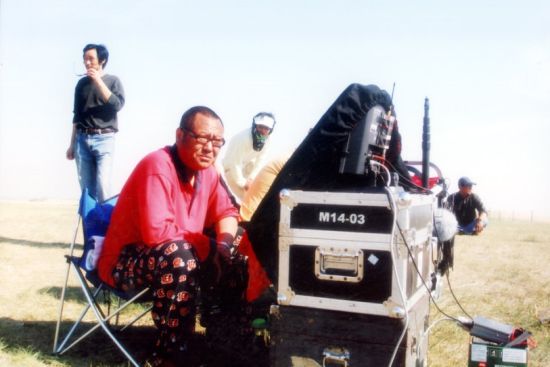 郁晓鹰工作时的照片