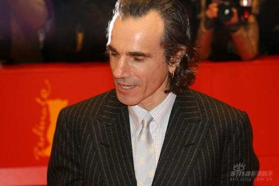 丹尼尔·戴·刘易斯是影帝最大热门(图片来源：新浪娱乐)