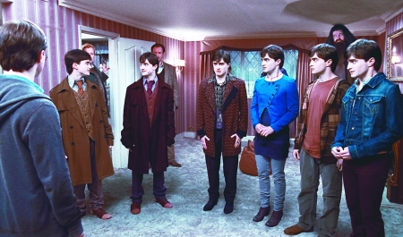 7个哈利同时出现