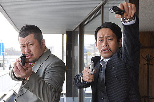 日本发行公司  公开日  公开周  银幕数   1  1  《sp:野望篇》  东宝