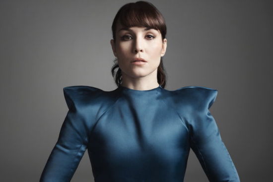 劳米·拉佩斯不太会被定型，因为她属于那种可辨度不高的演员类型。她并不属于典型意 义上的美女，但她的脸有足够的戏剧张力