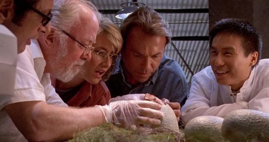 《侏罗纪公园》剧照，最右为吴亨利博士