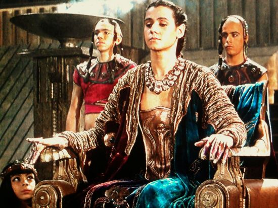 艾默里奇执导新版《星际之门》