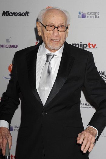 伊莱-瓦拉赫年逾90岁后依然接演了多部影片