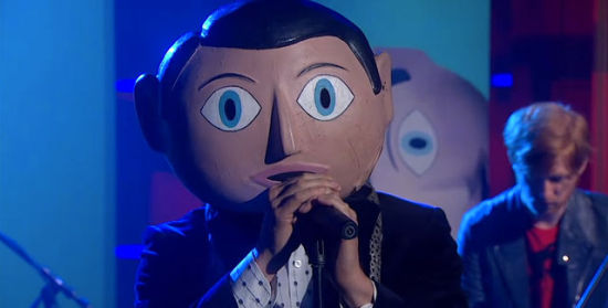 法鲨这个造型太蠢萌了