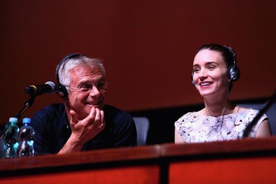 导演史蒂芬-戴德利与鲁妮-玛拉