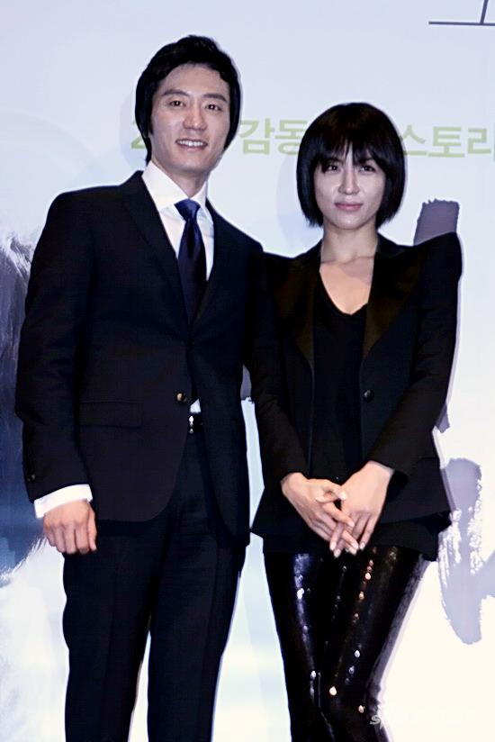 组图:河智苑金明敏《我的爱在我身边》记者会