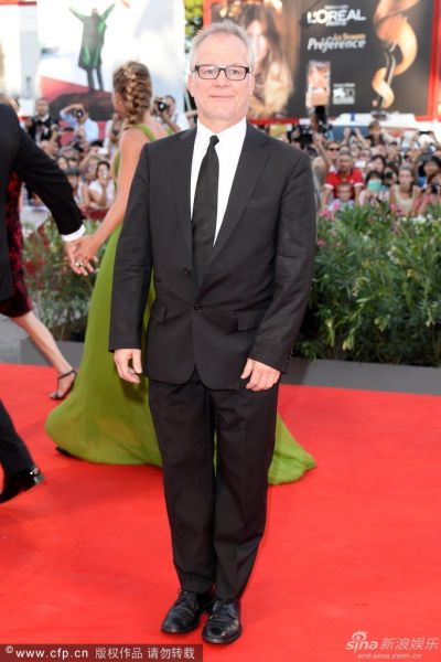 戛纳电影节术总监弗雷莫亮相红毯