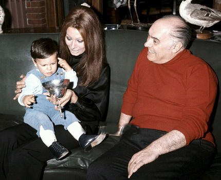 追忆卡罗·庞帝和索菲亚·罗兰恩爱时光