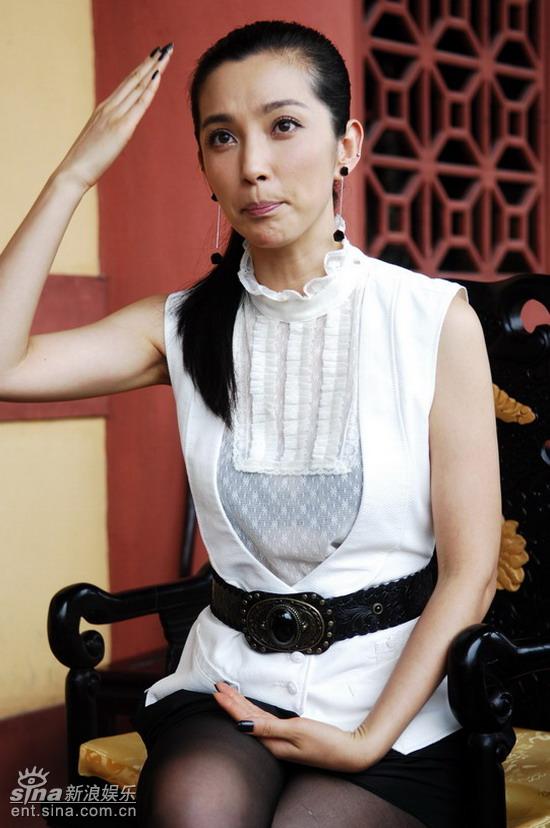 图文:专访《功夫之王》主创 李冰冰比划手势怪