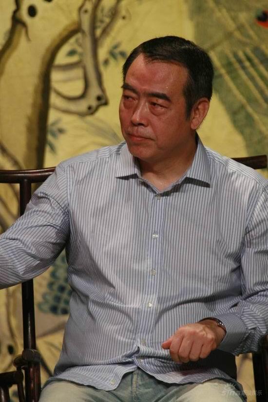 陈凯歌神色凝重