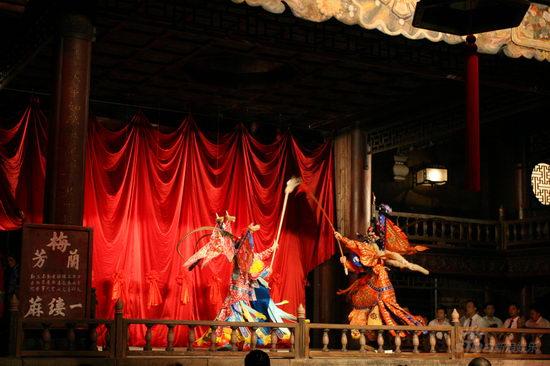 图文:《梅兰芳》开机发布会--演员现场"耍花枪"