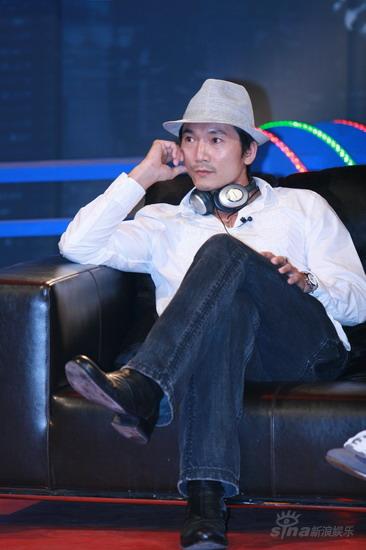 图文:《导火线》发布会-邹兆龙戴帽子十分有型