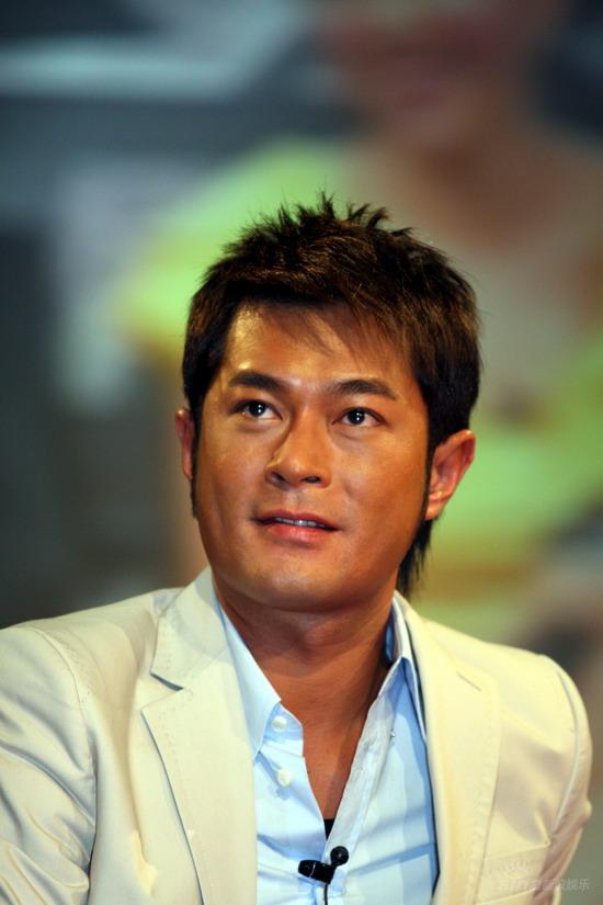 图文:《导火线》首映发布会--古天乐眼神迷人