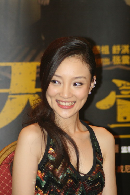 图文:《天堂口》主创聊天 李小璐笑得很开心