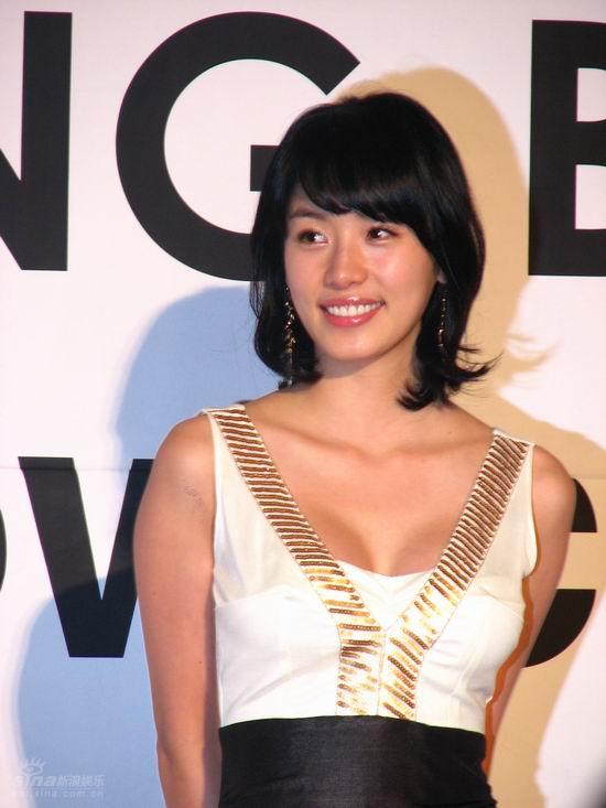 图文亚洲明星峰会新人奖史熙露半球