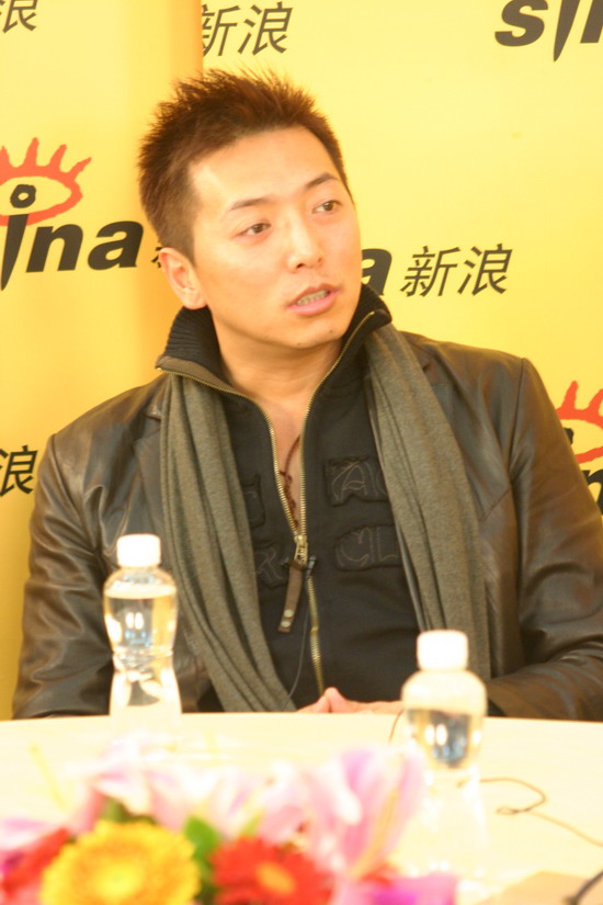 图文:《时尚先生》主创做客--乔梁宣扬概念