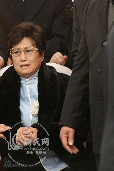 王文娟悲痛万分