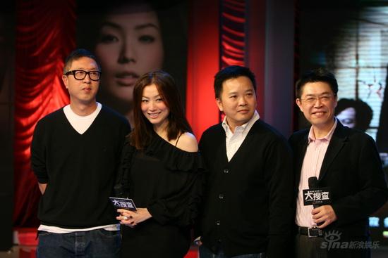 庄文强,郑秀文,麦兆辉和光线影业老总张昭合影