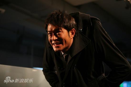 图文:《单身男女》剧照-古天乐笑嘻嘻