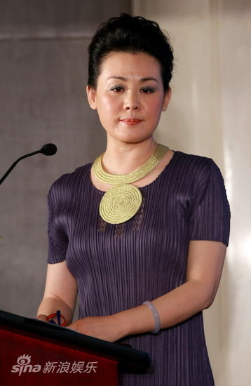 图文:《海洋》导演见面会-丛珊主持发布会