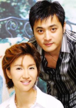 组图大学生音乐节10强选手吴皎洁美丽变形计