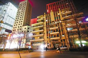 直面市井喧嚣声的常德公寓，张爱玲在此写下了多部名作，也留下了有关胡兰成的爱恨记忆