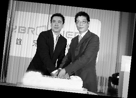 王中军(右)与王中磊兄弟