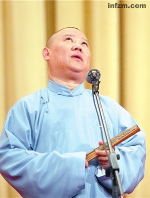 事件升级后公众很想听到郭式“反击”，但这一次郭德纲“无语”了。 （南方周末资料图）