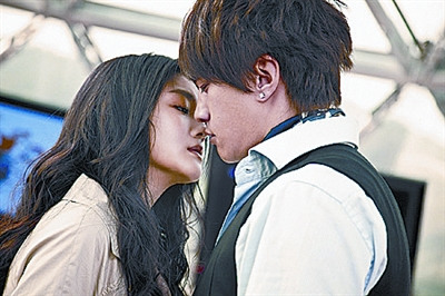 《泡沫之夏》剧照