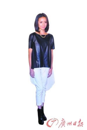 最近闹得极为热闹的董洁与潘粤明都指认对方是极品。董洁近日亮相，显得憔悴