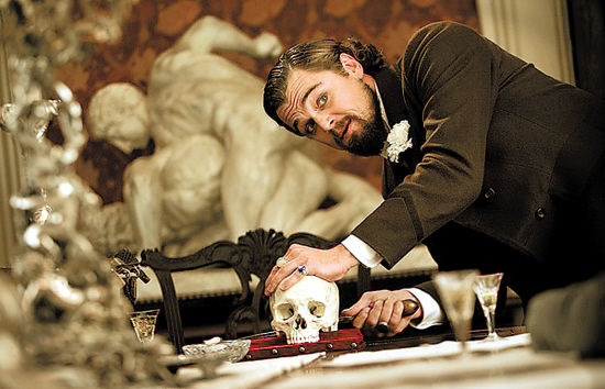 《被解救的姜戈》:血花四溅的复仇游戏