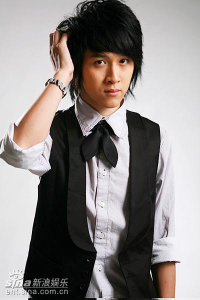 资料图片绝对男生全国20强阳光定妆照鞠铿然