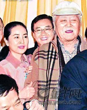 林凤娇只在家庭聚会中出现