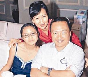 陈美琪家庭因关之琳破裂