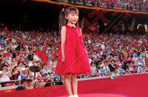 2008年8月8日晚，林妙可在鸟巢的惊艳表演。