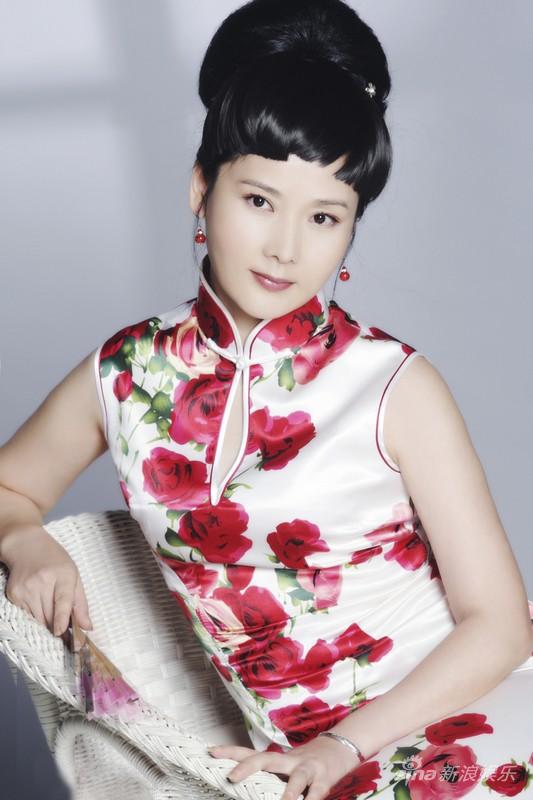 资料:东上海公司艺人资料-何赛飞