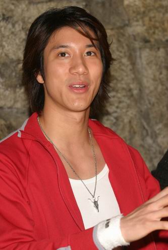 组图:视觉系王子gackt为王力宏担任演唱会嘉宾