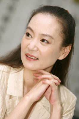 快"奔五"的刘雪华(blog)cfp资料投资超过千万元的《芸娘》正在横店热