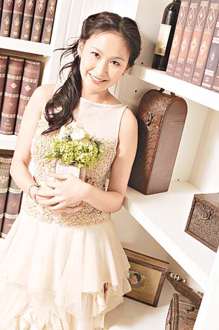 汤宝如诞下麟儿没遗憾与男友外国注册结婚图