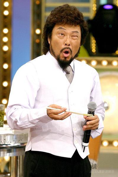 张本渝抱病上"大哥大" 张菲:感冒别行房